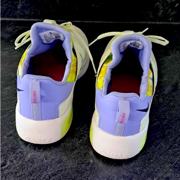 Woman’s Nike Air Max Bella TR5 - Picture 2 of 4